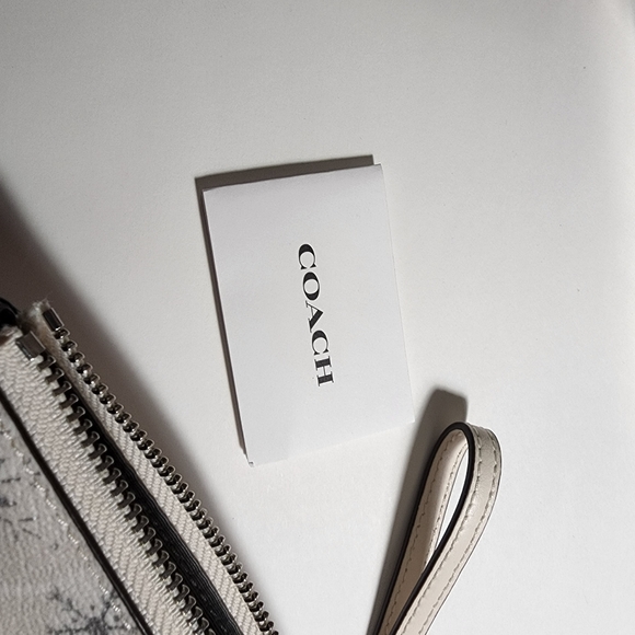 Coach Wristlet - Picture 4 of 7